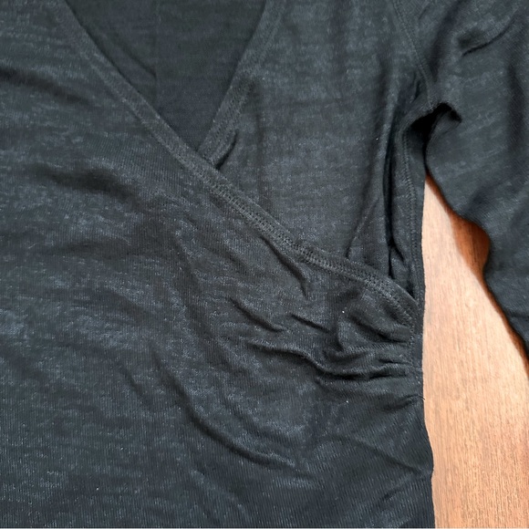 🆕 A&F Heathered Black Long-Sleeve Faux Wrap Bodysuit - Picture 3 of 8